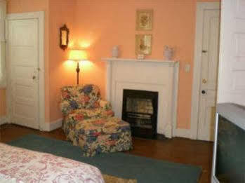 Oak Manor Inn Hartsville Bagian luar foto