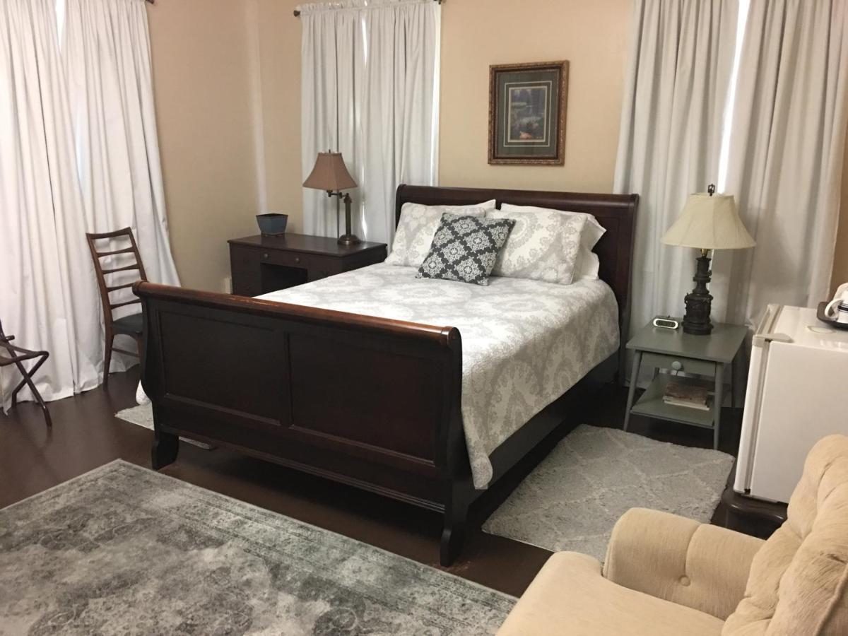 Oak Manor Inn Hartsville Bagian luar foto